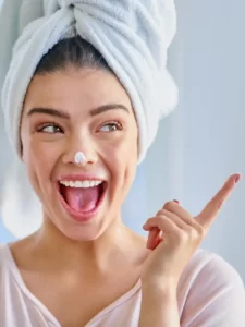 Melhor Esfoliante Facial: Comparamos 3 Opções para sua Pele