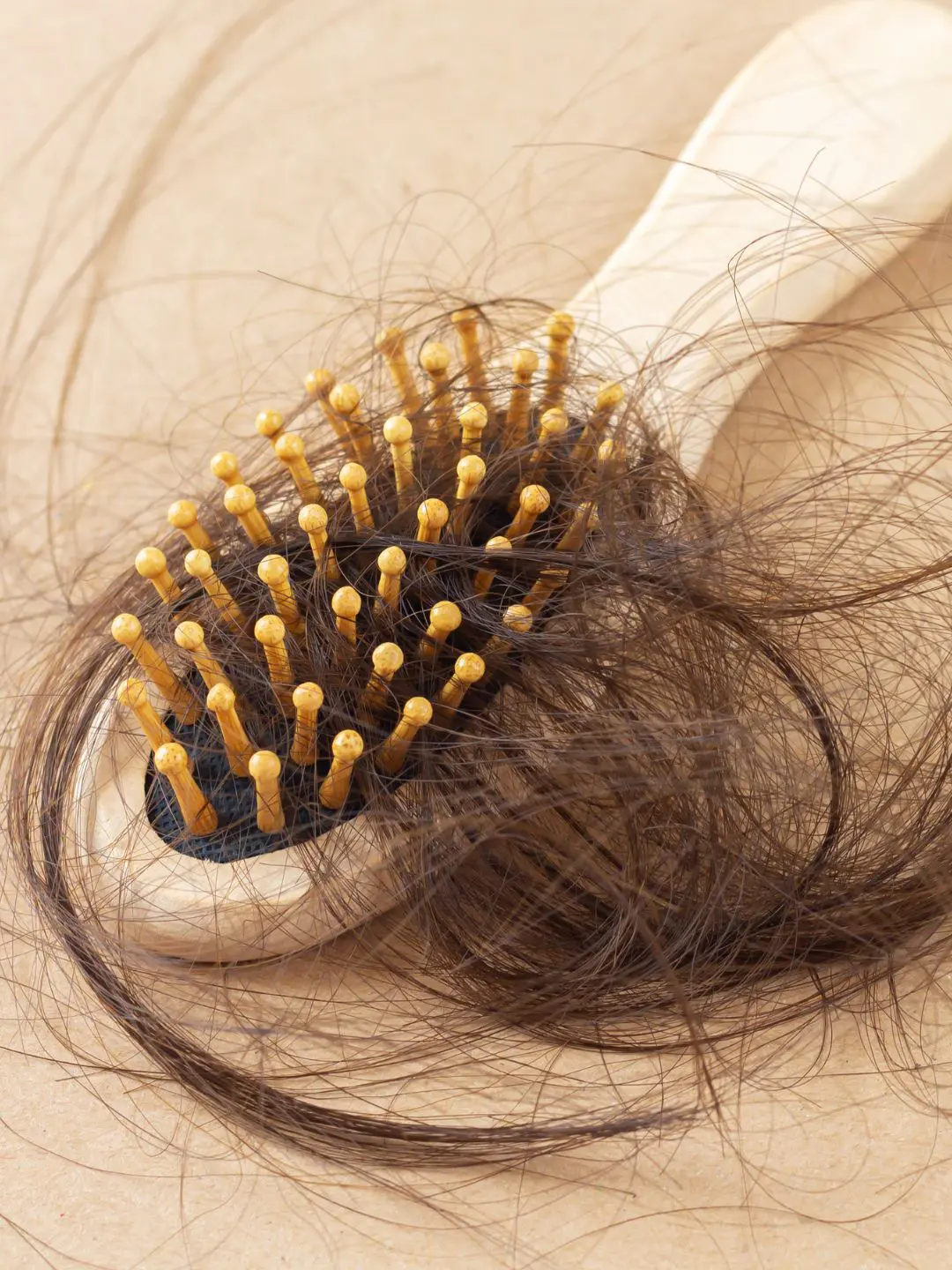 Queda de cabelo na mulher: dicas de tratamento.