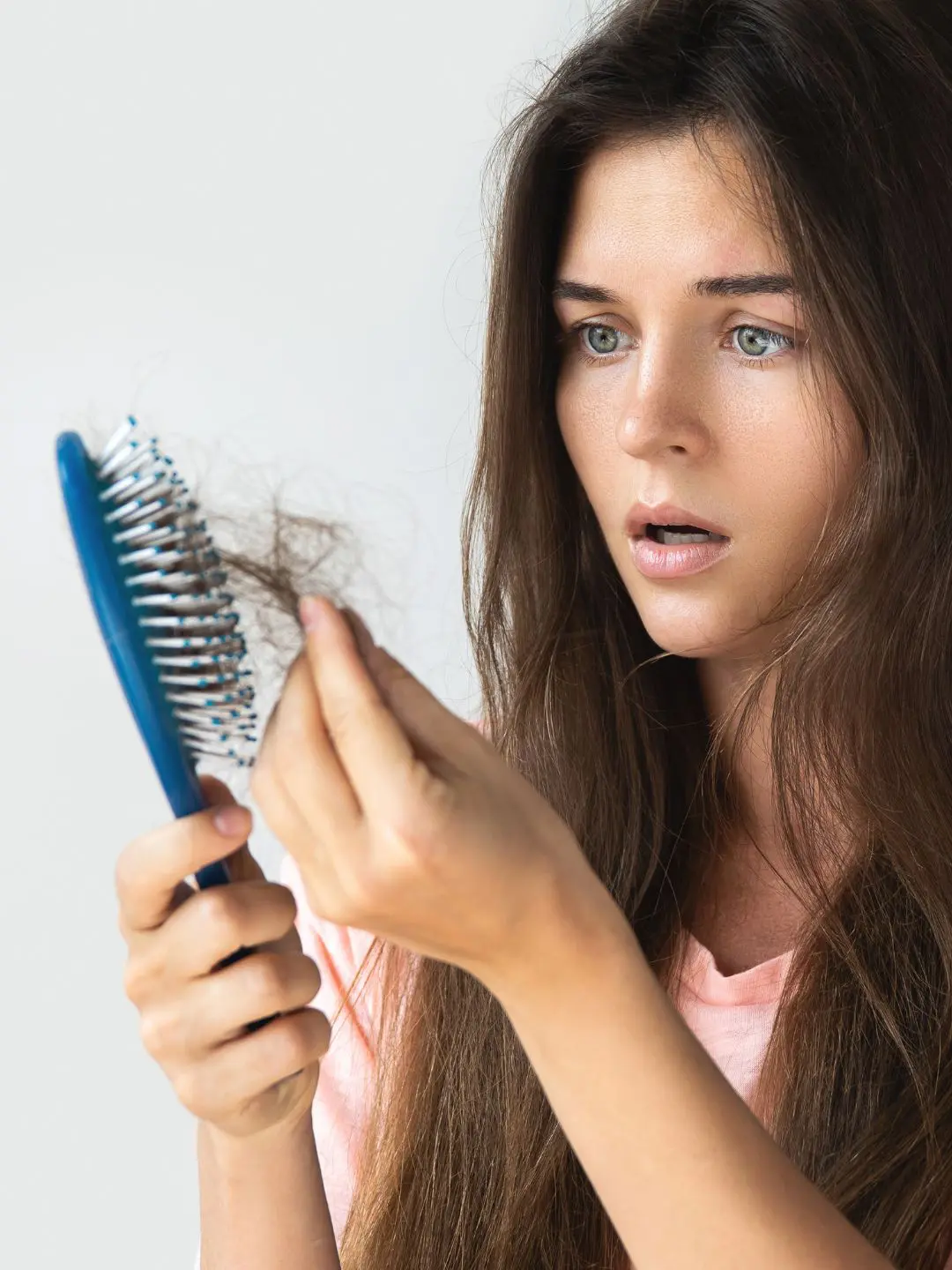 Queda de cabelo na mulher: dicas de tratamento.